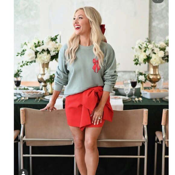 Living Fully Co. by Mallory Ervin Christmas Tree Bow Sweatshirt XL - Picture 4 of 12